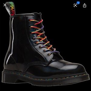 (NEVER WORN) Dr. Martens Black Rainbow Patent 1460